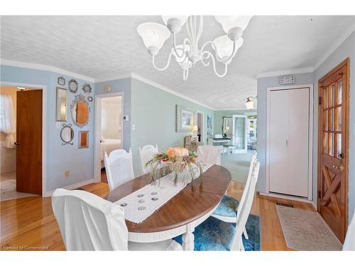 283 Rainbow Ridge, Kawartha Lakes, ON - Indoor Photo Showing Dining Room