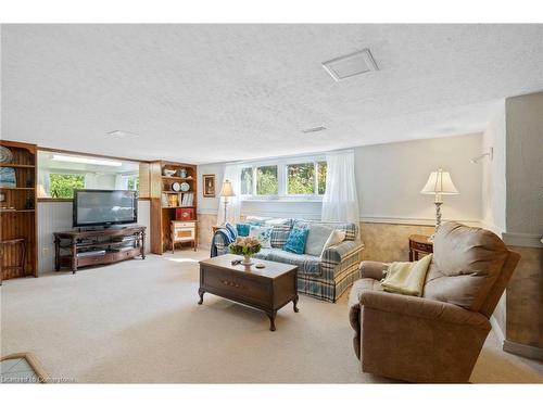 283 Rainbow Ridge, Kawartha Lakes, ON - Indoor Photo Showing Living Room