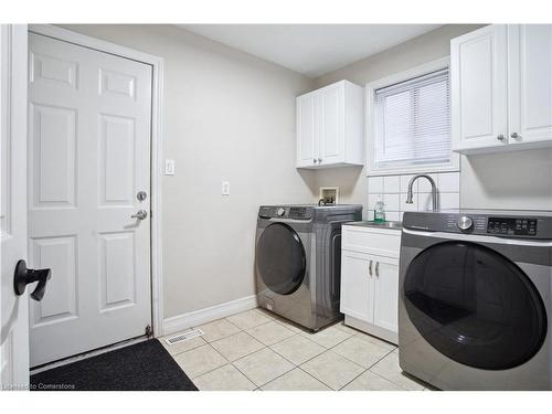 3070 Meadowgate Boulevard, London, ON - Indoor Photo Showing Laundry Room