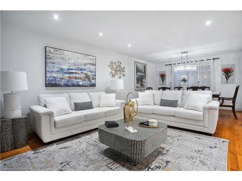 3070 Meadowgate Boulevard, London, ON - Indoor Photo Showing Living Room