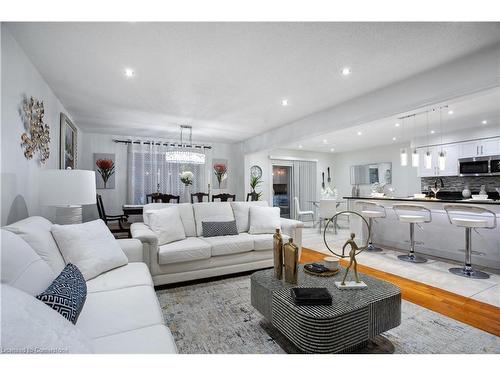 3070 Meadowgate Boulevard, London, ON - Indoor Photo Showing Living Room