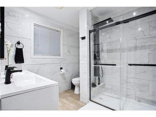 3070 Meadowgate Boulevard, London, ON - Indoor Photo Showing Bathroom