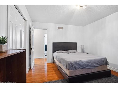 3070 Meadowgate Boulevard, London, ON - Indoor Photo Showing Bedroom