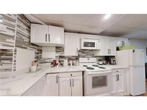 3070 Meadowgate Boulevard, London, ON - Indoor Photo Showing Kitchen