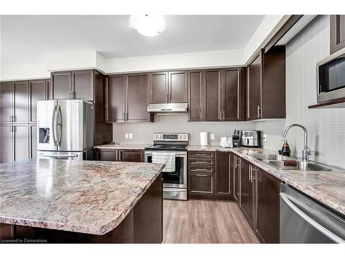 3 Aldgate Avenue, Hamilton, ON - Indoor Photo Showing Kitchen With Double Sink With Upgraded Kitchen