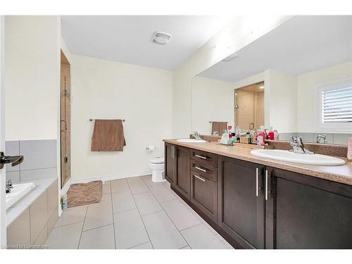 3 Aldgate Avenue, Hamilton, ON - Indoor Photo Showing Bathroom