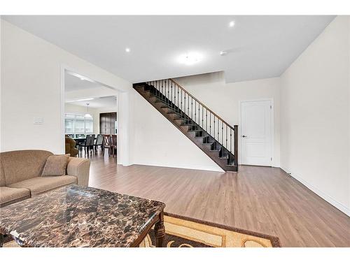 3 Aldgate Avenue, Hamilton, ON - Indoor Photo Showing Living Room