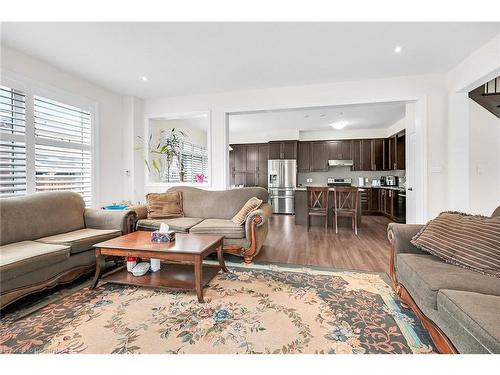 3 Aldgate Avenue, Hamilton, ON - Indoor Photo Showing Living Room