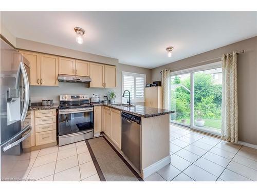 3751 Pearlstone Drive, Mississauga, ON - Indoor Photo Showing Kitchen