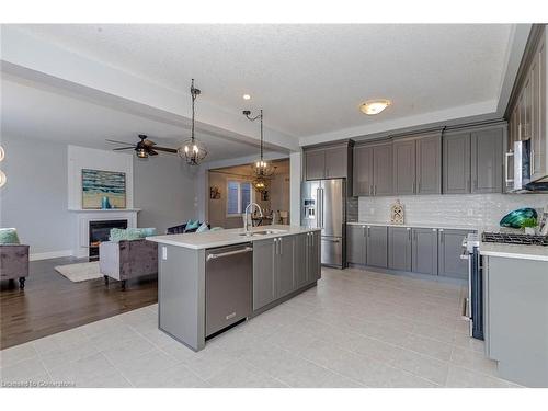 131 Freure Drive, Cambridge, ON - Indoor Photo Showing Kitchen With Upgraded Kitchen