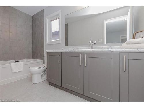 131 Freure Drive, Cambridge, ON - Indoor Photo Showing Bathroom