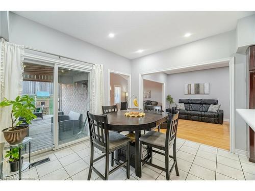 7565 Doverwood Drive, Mississauga, ON - Indoor Photo Showing Dining Room