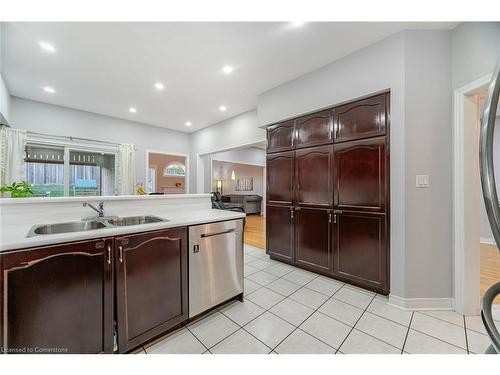 7565 Doverwood Drive, Mississauga, ON - Indoor Photo Showing Kitchen With Double Sink