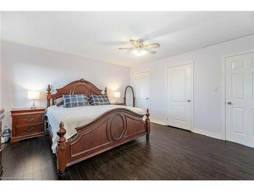 7565 Doverwood Drive, Mississauga, ON - Indoor Photo Showing Bedroom