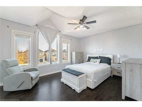 7565 Doverwood Drive, Mississauga, ON - Indoor Photo Showing Bedroom