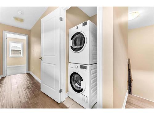 226 Louise St Street, Welland, ON - Indoor Photo Showing Laundry Room