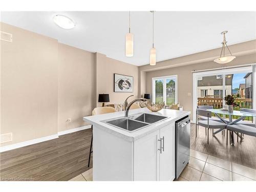 226 Louise St Street, Welland, ON - Indoor Photo Showing Kitchen With Double Sink