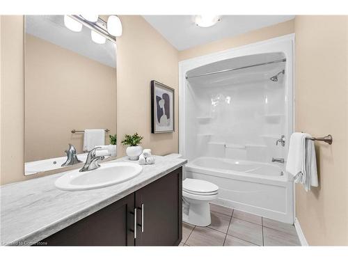 226 Louise St Street, Welland, ON - Indoor Photo Showing Bathroom