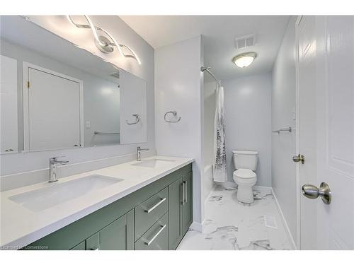 76 Gibb Street, Cambridge, ON - Indoor Photo Showing Bathroom