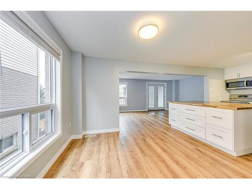 76 Gibb Street, Cambridge, ON - Indoor Photo Showing Kitchen