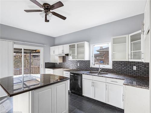 32 Donker Drive, St. Thomas, ON - Indoor Photo Showing Kitchen With Upgraded Kitchen