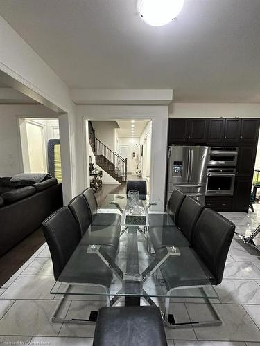 73 Squire Ellis Drive Drive, Brampton, ON - Indoor Photo Showing Living Room