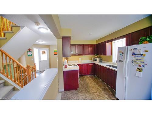 136 Hay Crescent, Cambridge, ON - Indoor Photo Showing Kitchen With Double Sink