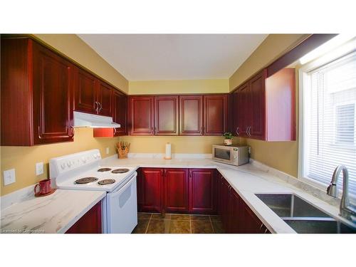 136 Hay Crescent, Cambridge, ON - Indoor Photo Showing Kitchen With Double Sink