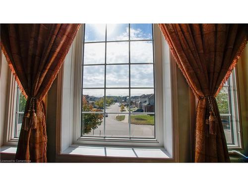 136 Hay Crescent, Cambridge, ON - Indoor Photo Showing Other Room