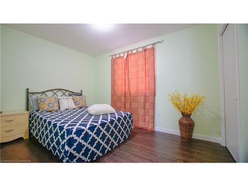 136 Hay Crescent, Cambridge, ON - Indoor Photo Showing Bedroom