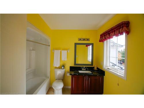 136 Hay Crescent, Cambridge, ON - Indoor Photo Showing Bathroom