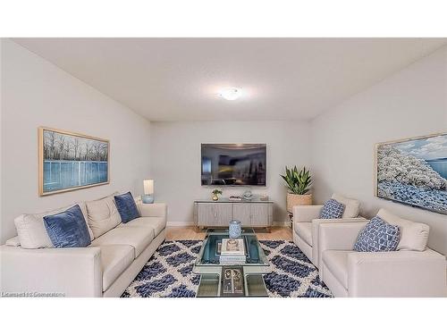 929 Robert Ferrie Drive, Kitchener, ON - Indoor Photo Showing Living Room