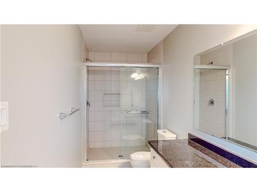 929 Robert Ferrie Drive, Kitchener, ON - Indoor Photo Showing Bathroom