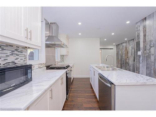 3907 Governors Road, Lynden, ON - Indoor Photo Showing Kitchen With Upgraded Kitchen