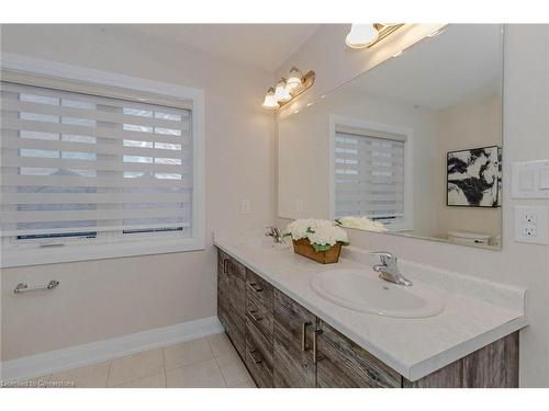 Upper Level-238 Sedgewood Street, Kitchener, ON - Indoor Photo Showing Bathroom