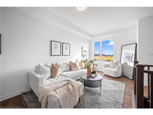 91 Melmar Street, Brampton, ON - Indoor Photo Showing Living Room