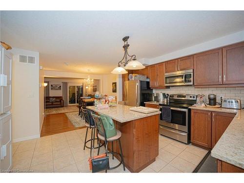 15 Eliza Avenue, Kitchener, ON - Indoor Photo Showing Kitchen