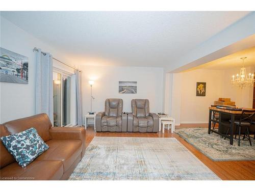 15 Eliza Avenue, Kitchener, ON - Indoor Photo Showing Living Room