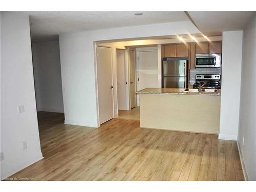 232-525 Wilson Avenue, Toronto, ON - Indoor Photo Showing Kitchen