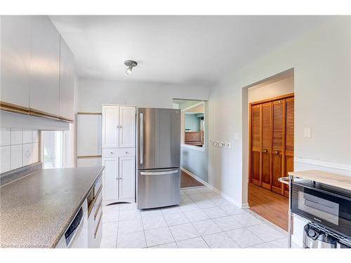 108 Corby Crescent, Brampton, ON - Indoor Photo Showing Kitchen