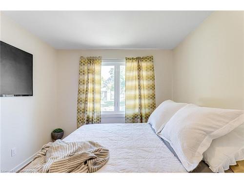 108 Corby Crescent, Brampton, ON - Indoor Photo Showing Bedroom