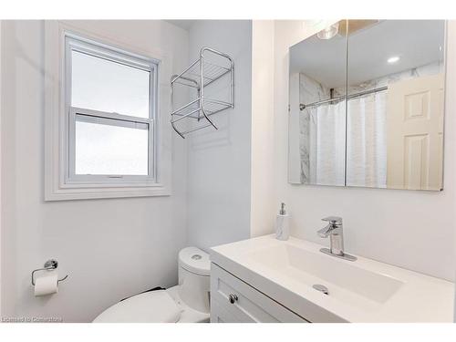 108 Corby Crescent, Brampton, ON - Indoor Photo Showing Bathroom