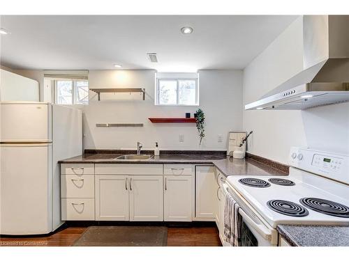 108 Corby Crescent, Brampton, ON - Indoor Photo Showing Kitchen