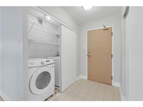 208-330 Rathburn Road W, Mississauga, ON - Indoor Photo Showing Laundry Room