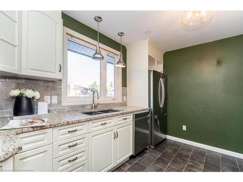 1163 Algonquin Boulevard, Peterborough, ON - Indoor Photo Showing Kitchen With Double Sink With Upgraded Kitchen