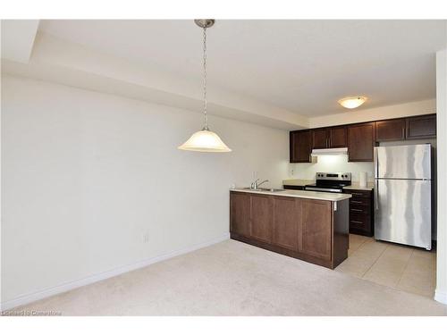 61-755 Linden Drive, Cambridge, ON - Indoor Photo Showing Kitchen With Stainless Steel Kitchen