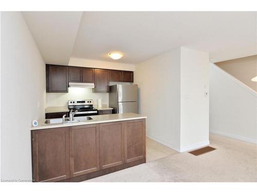 61-755 Linden Drive, Cambridge, ON - Indoor Photo Showing Kitchen