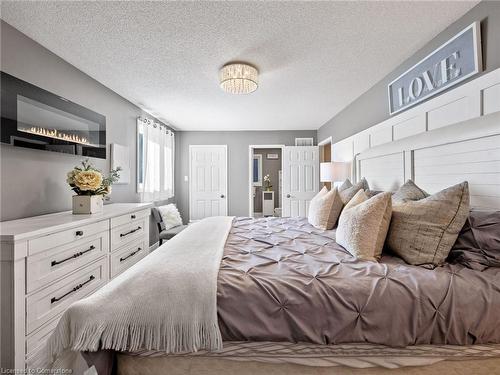 3 Borodino Court, Hamilton, ON - Indoor Photo Showing Bedroom