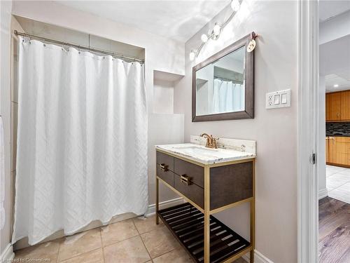 3 Borodino Court, Hamilton, ON - Indoor Photo Showing Bathroom