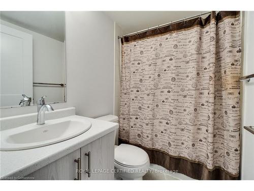 4-51 Sparrow Avenue, Cambridge, ON - Indoor Photo Showing Bathroom